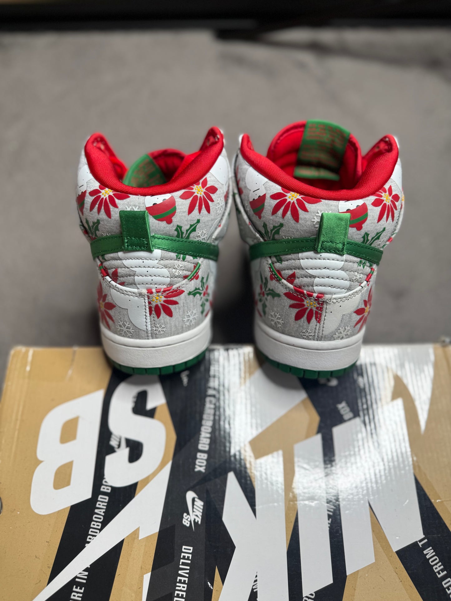 UGLY CHRISTMAS SWEATER