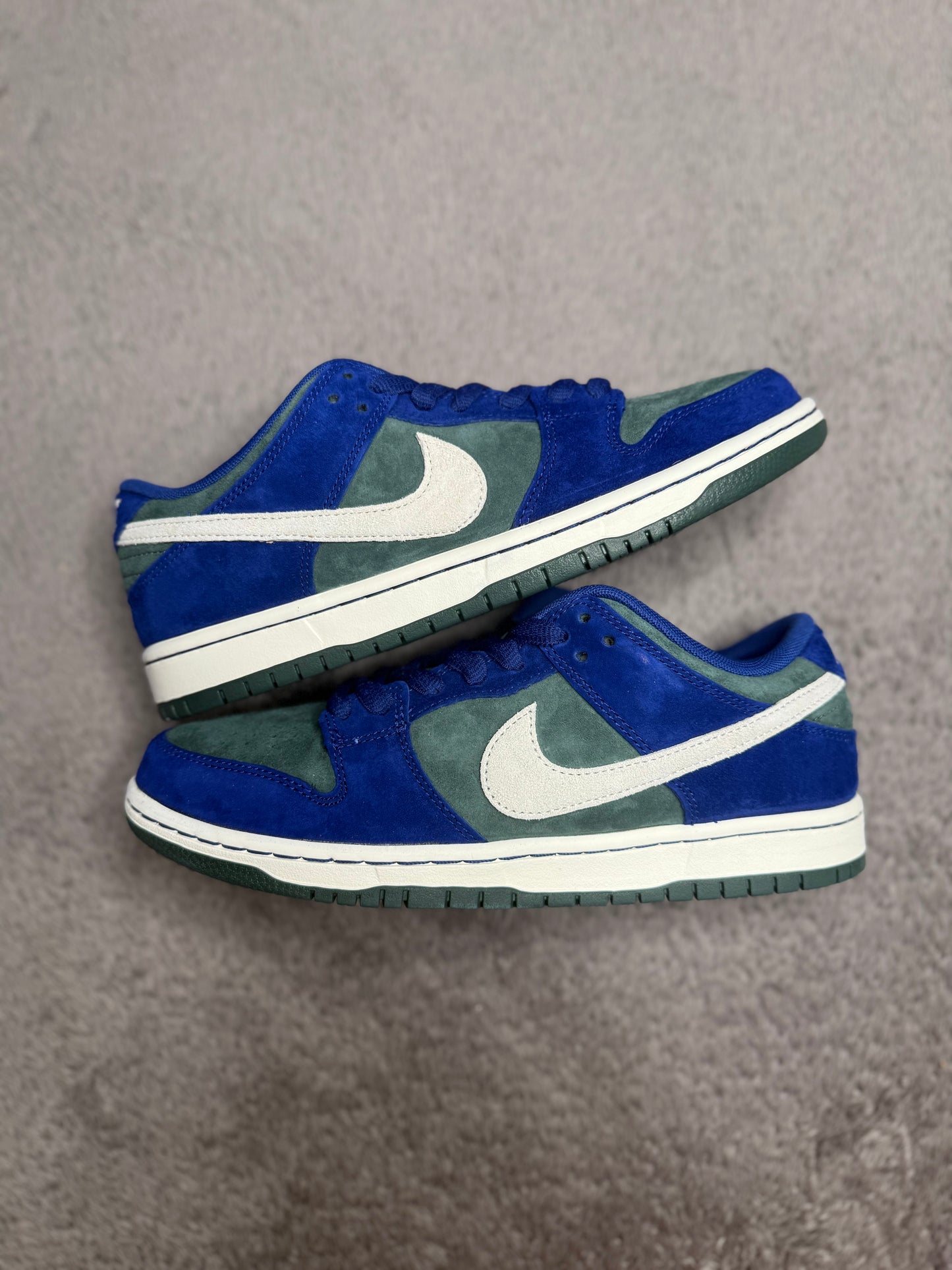DEEP ROYAL BLUE