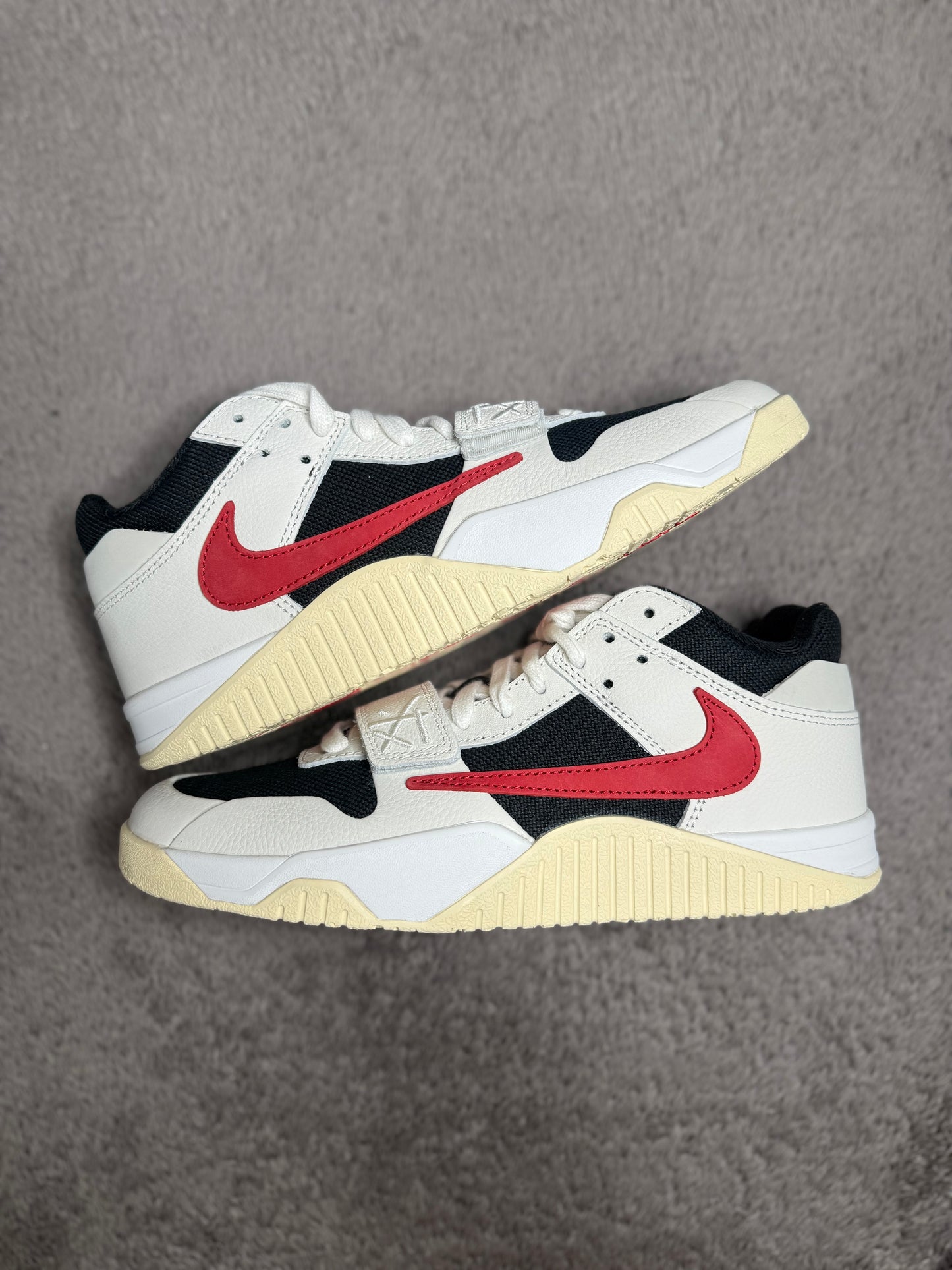 UNIVERSITY RED TR