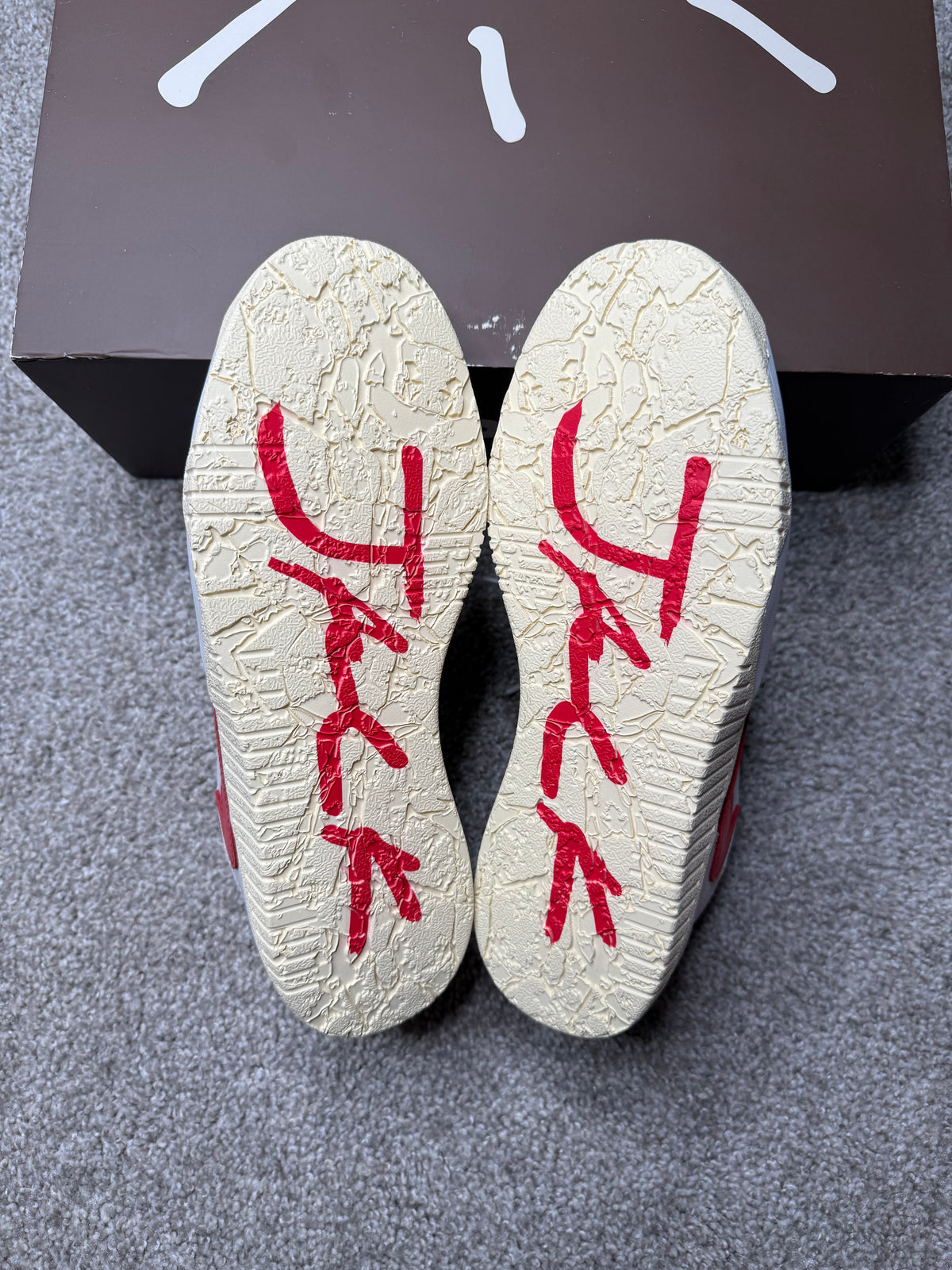 UNIVERSITY RED JUMPMAN (9.5)