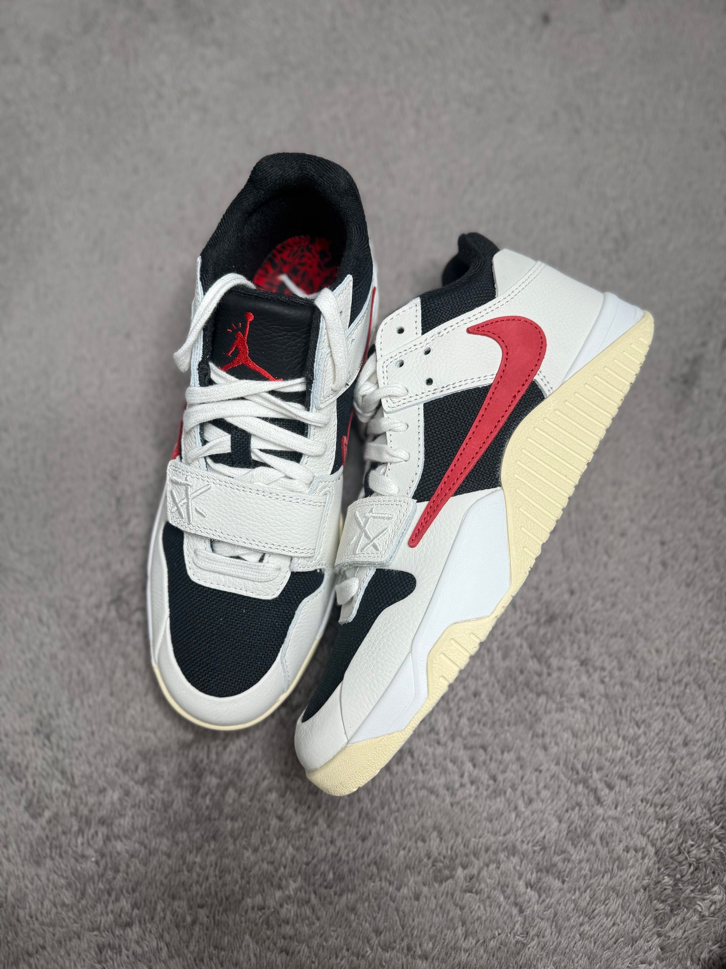UNIVERSITY RED TR