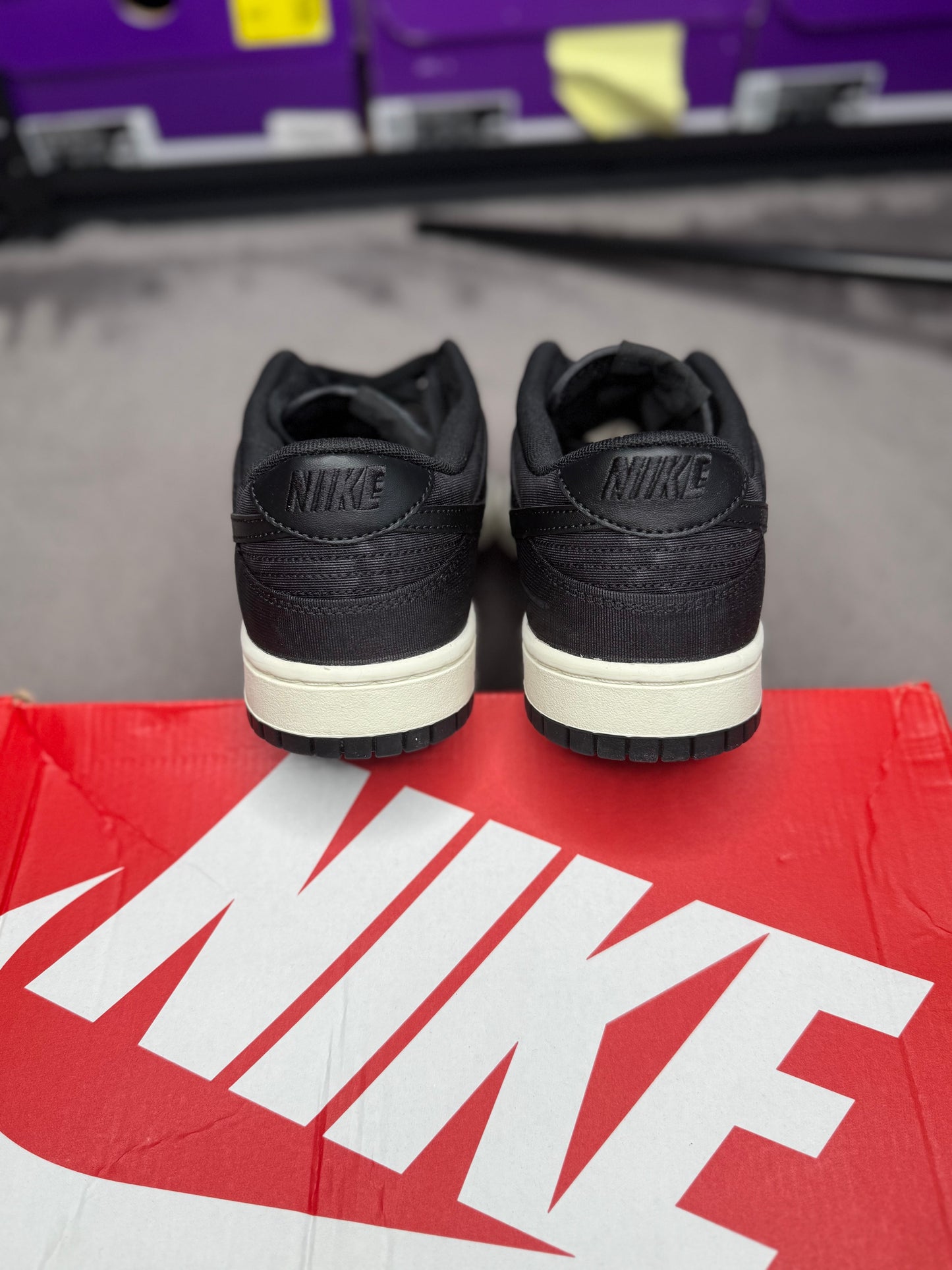 BLACK CANVAS