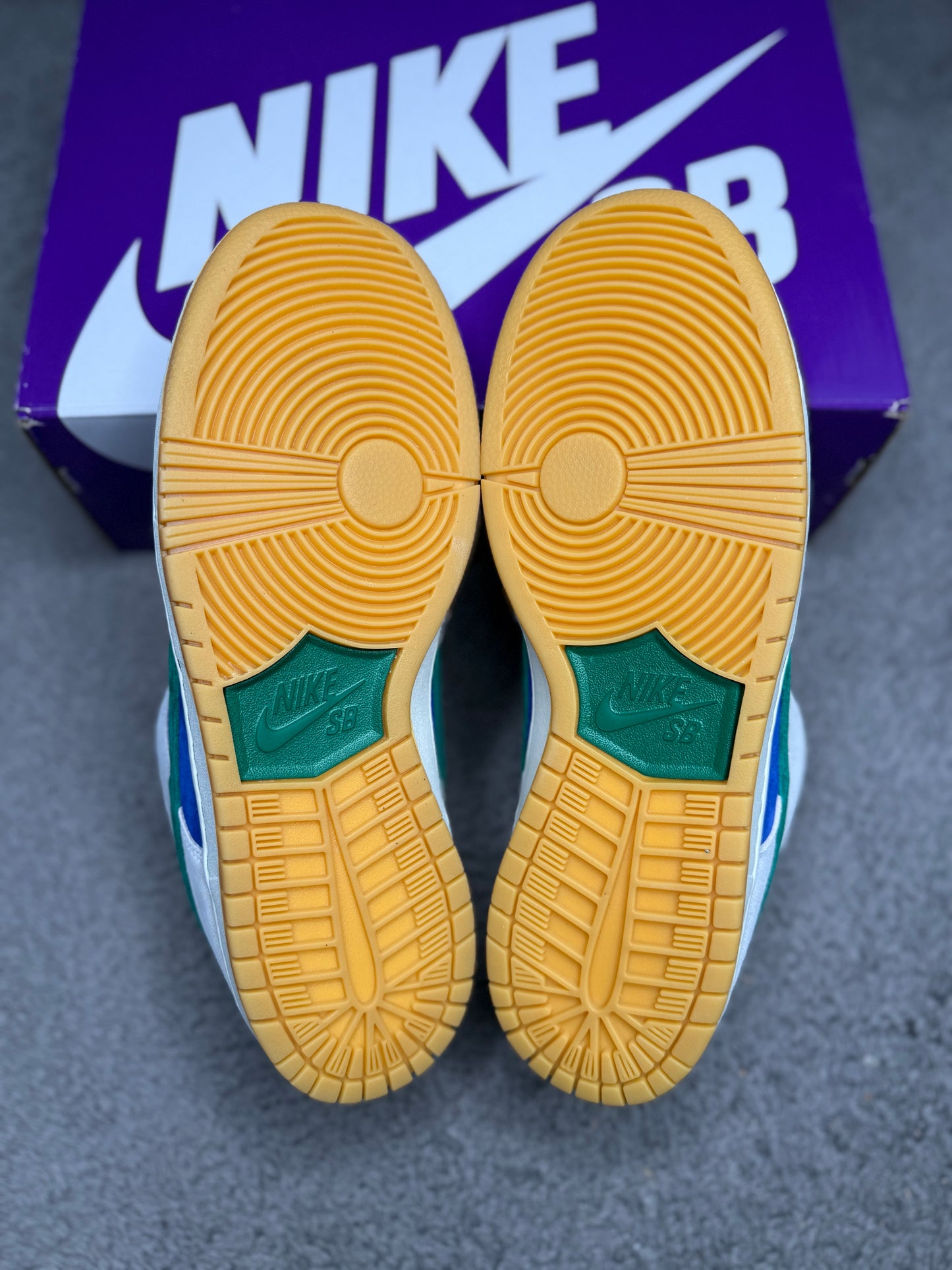 HYPER ROYAL MALACHITE