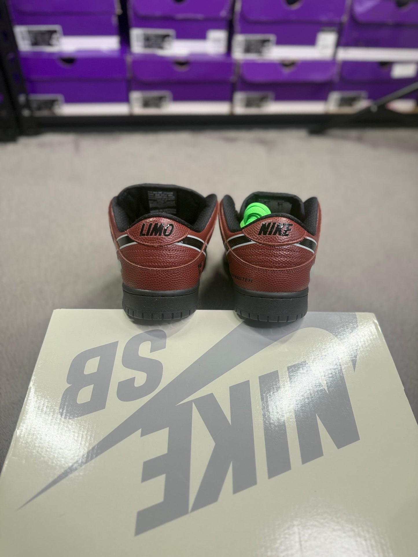 LIMOSINE SKATEBOARD