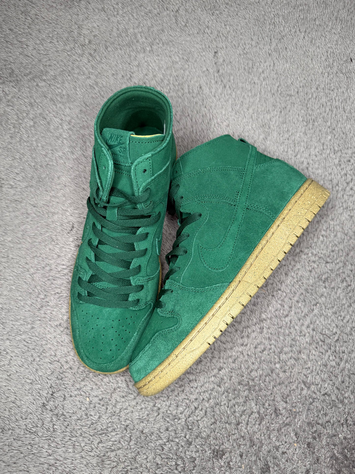 GORGE GREEN