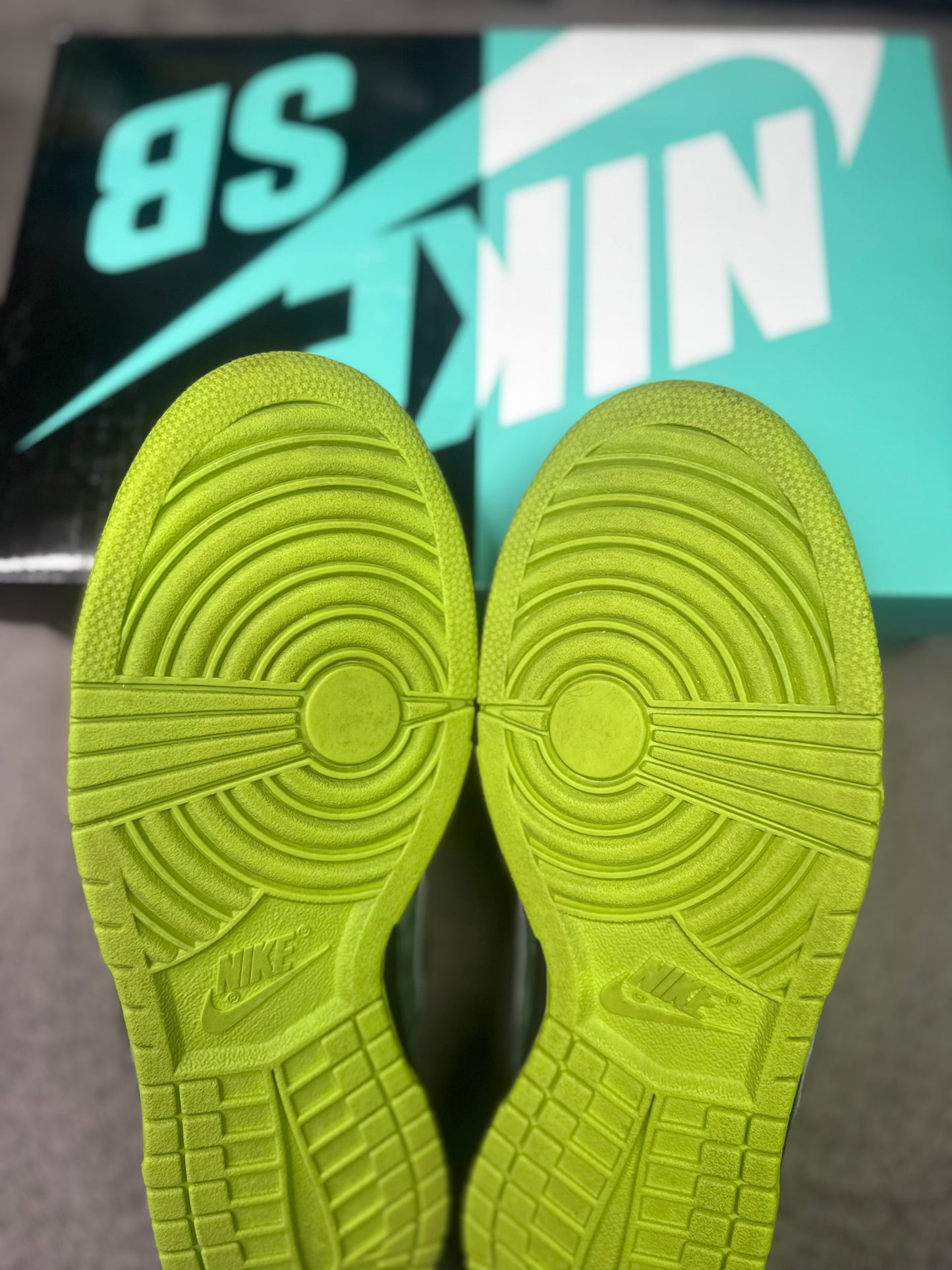 GREEN LOBSTER SPECIAL BOX (9.5)