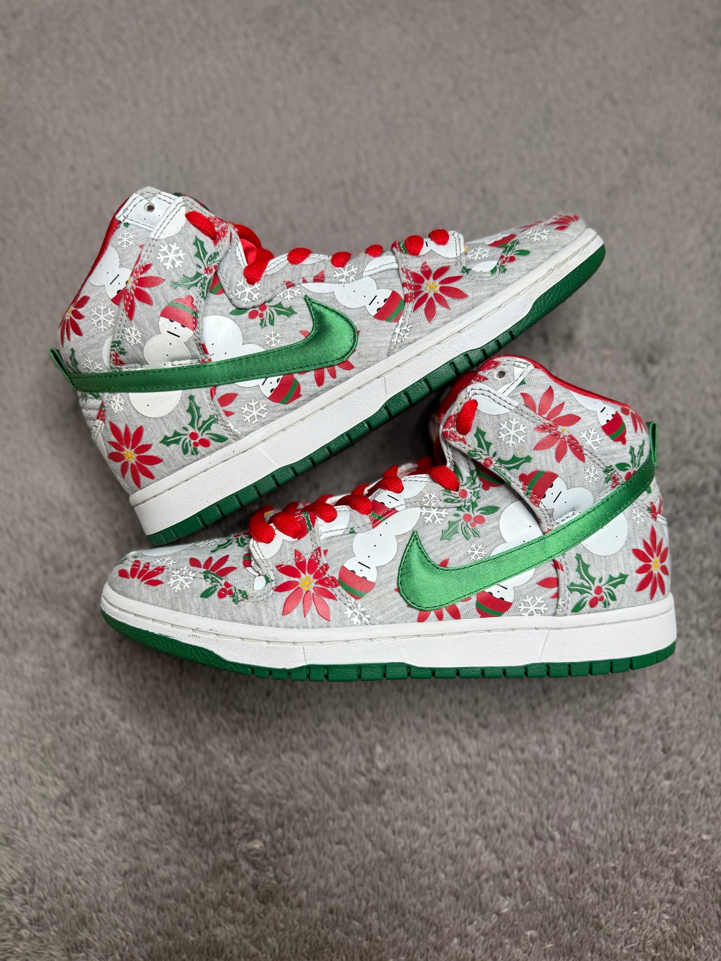 UGLY CHRISTMAS SWEATER