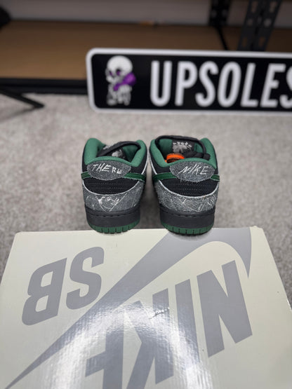 THERE SKATEBOARD (9.5)