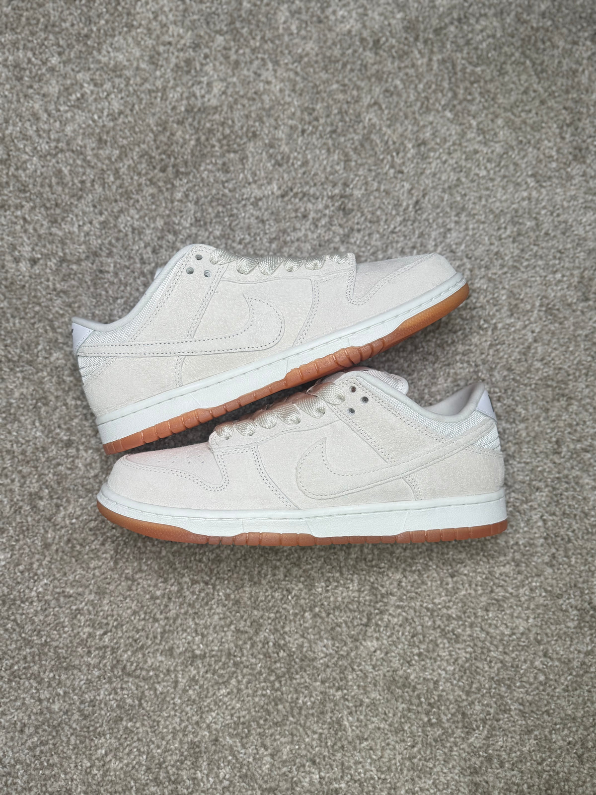 PALE IVORY (8.5)