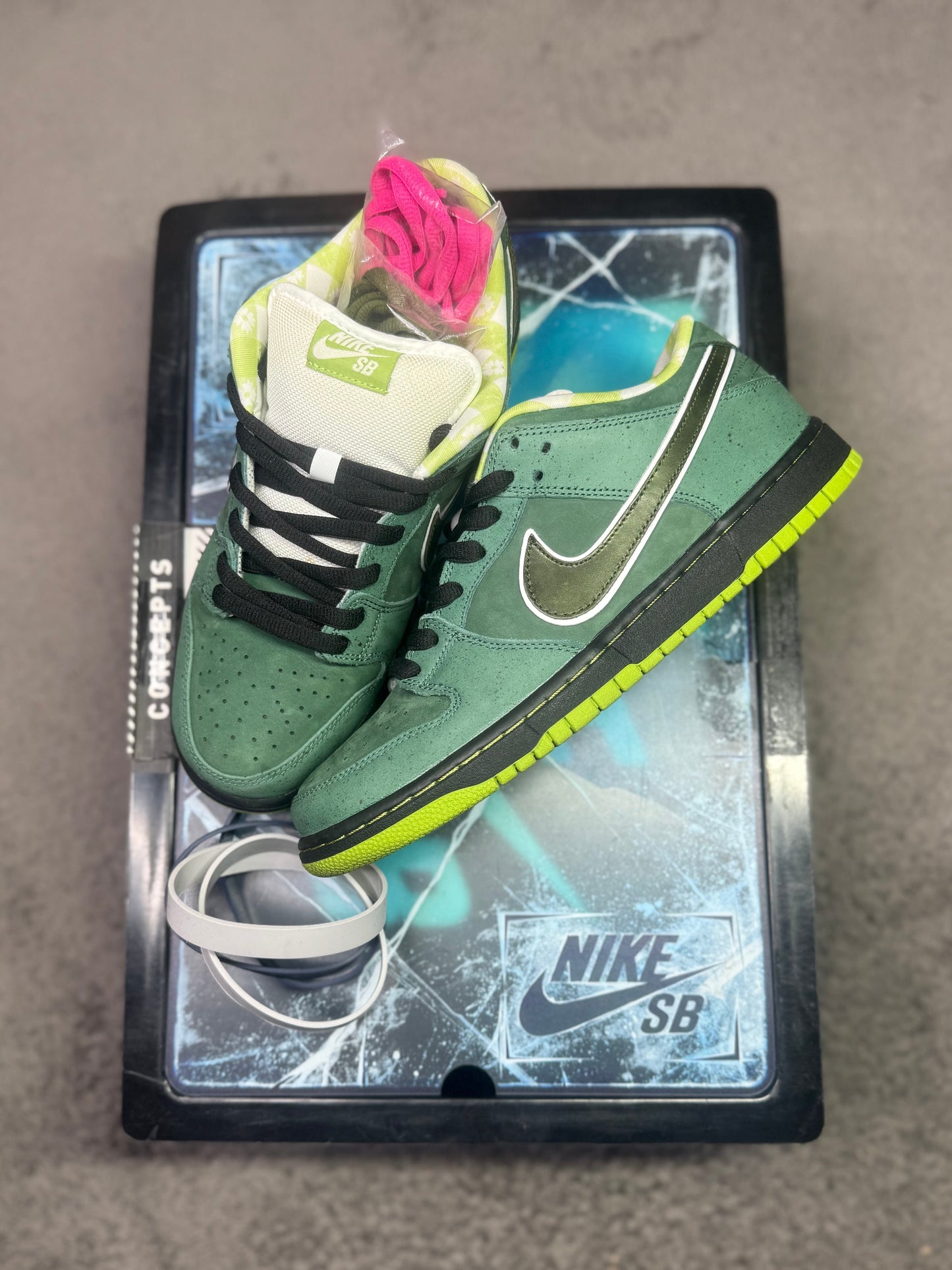 GREEN LOBSTER SPECIAL BOX (9.5)