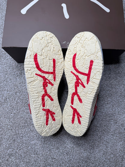 UNIVERSITY RED JUMPMAN (9.5)