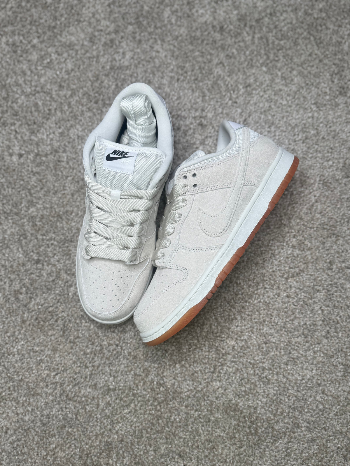 PALE IVORY (8.5)