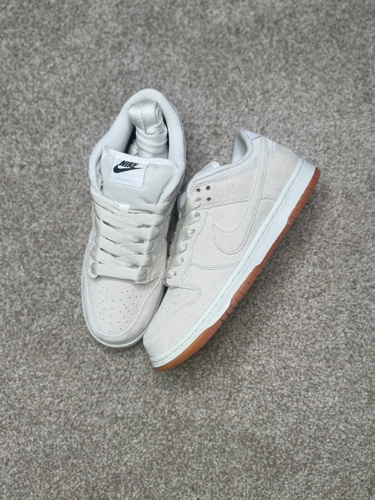 PALE IVORY (8.5)