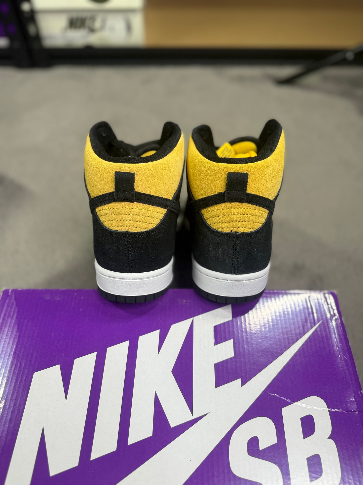 REVERSE GOLDENROD (9.5)